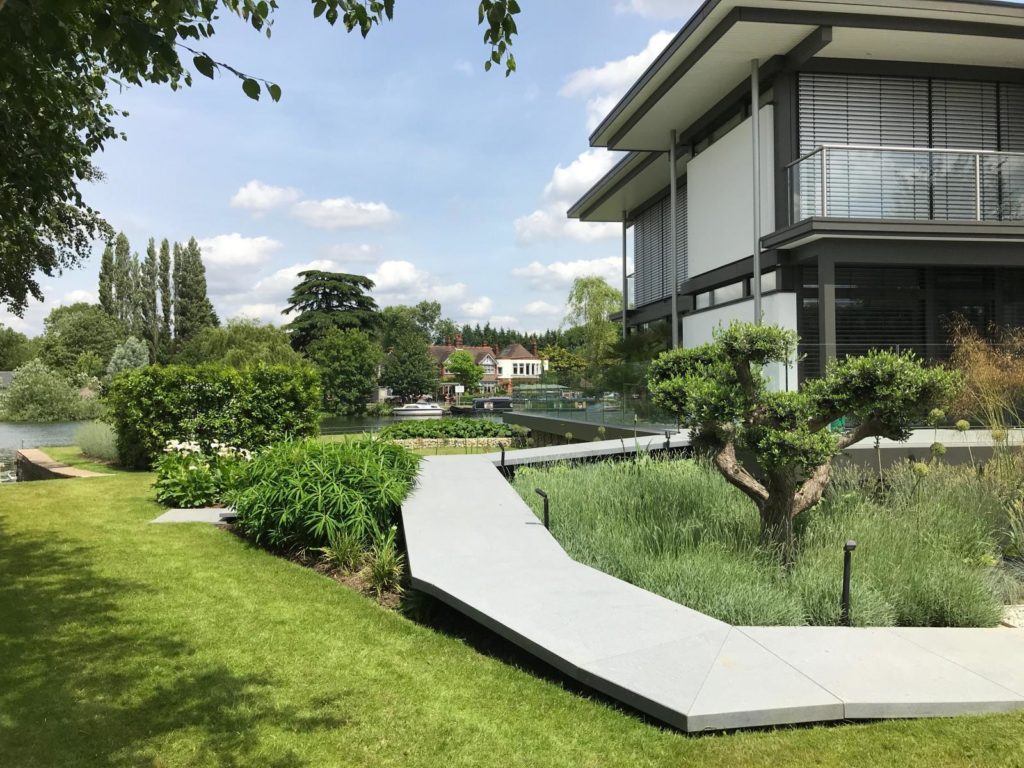 Landscaper in Wokingham